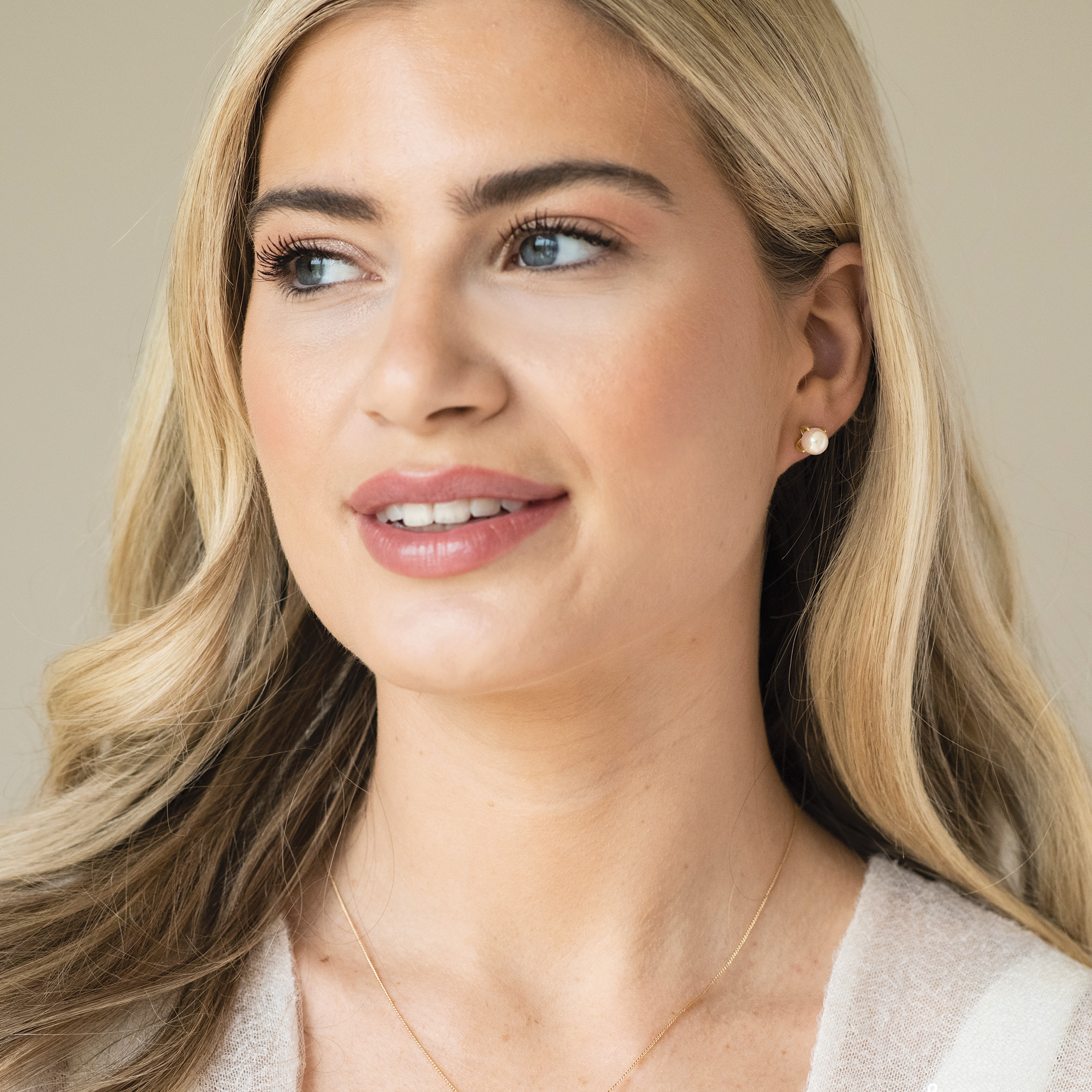 Classic Pearl Wedding Studs – Cairo