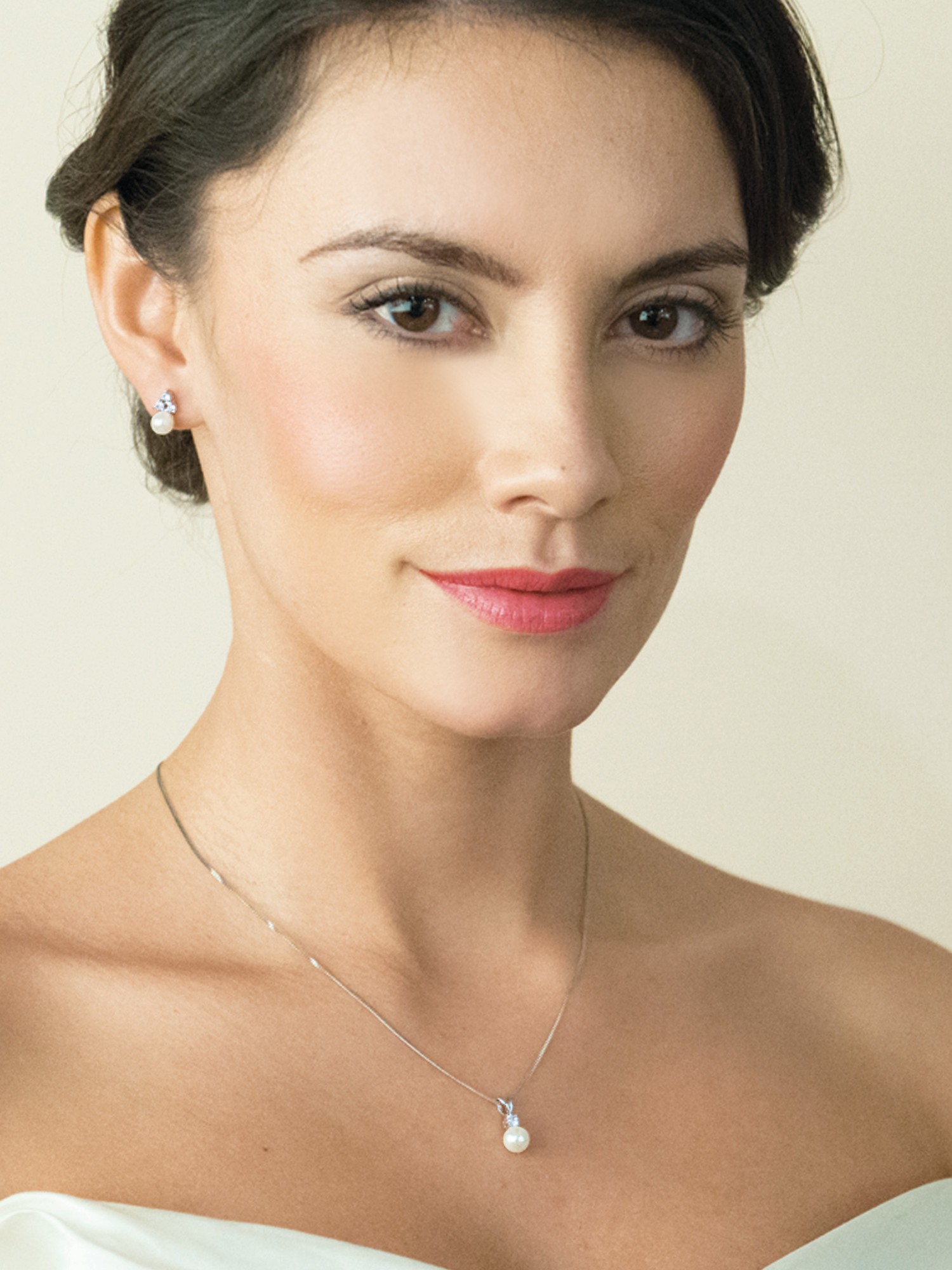 Pearl Bridal Stud Earrings – Classic Pearl