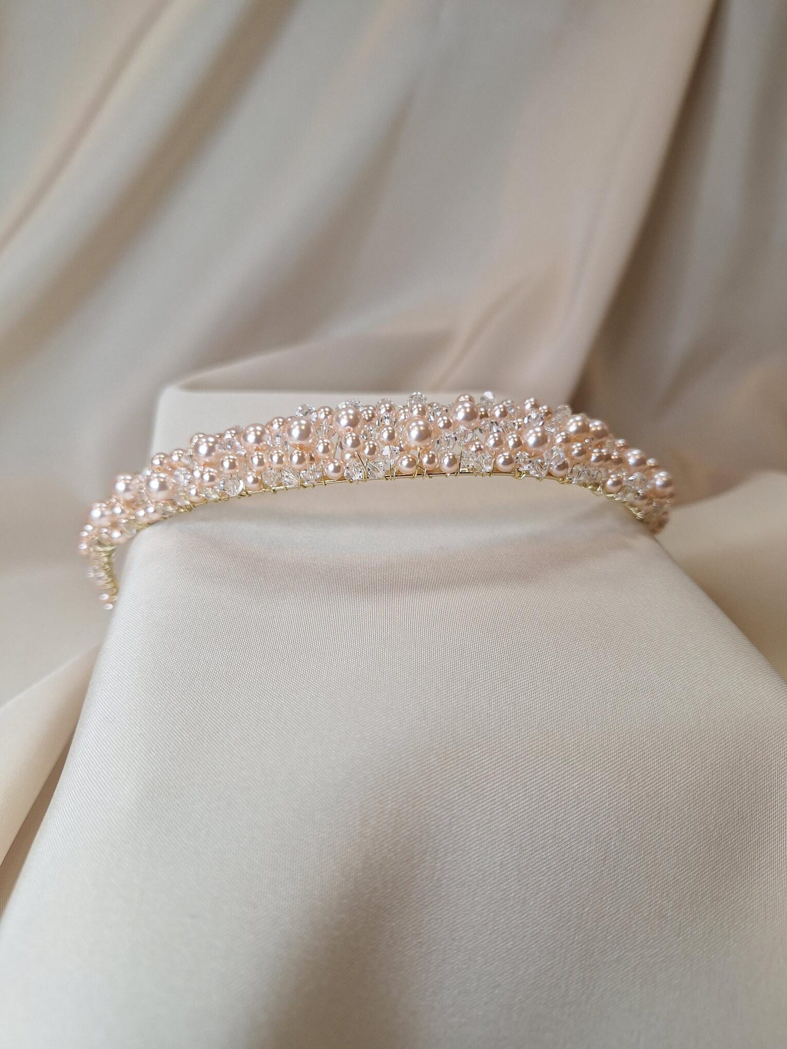 Pearl and crystal tiara AR261 detail 2