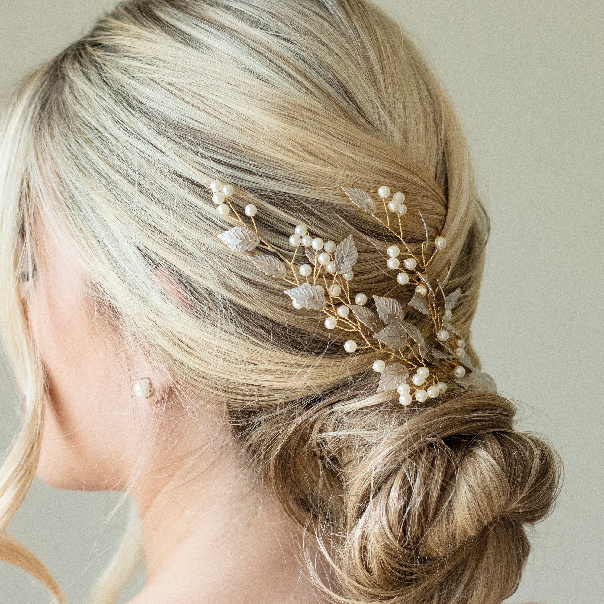 Pearl and Leaf Wedding Hair Clip – Summer Breeze