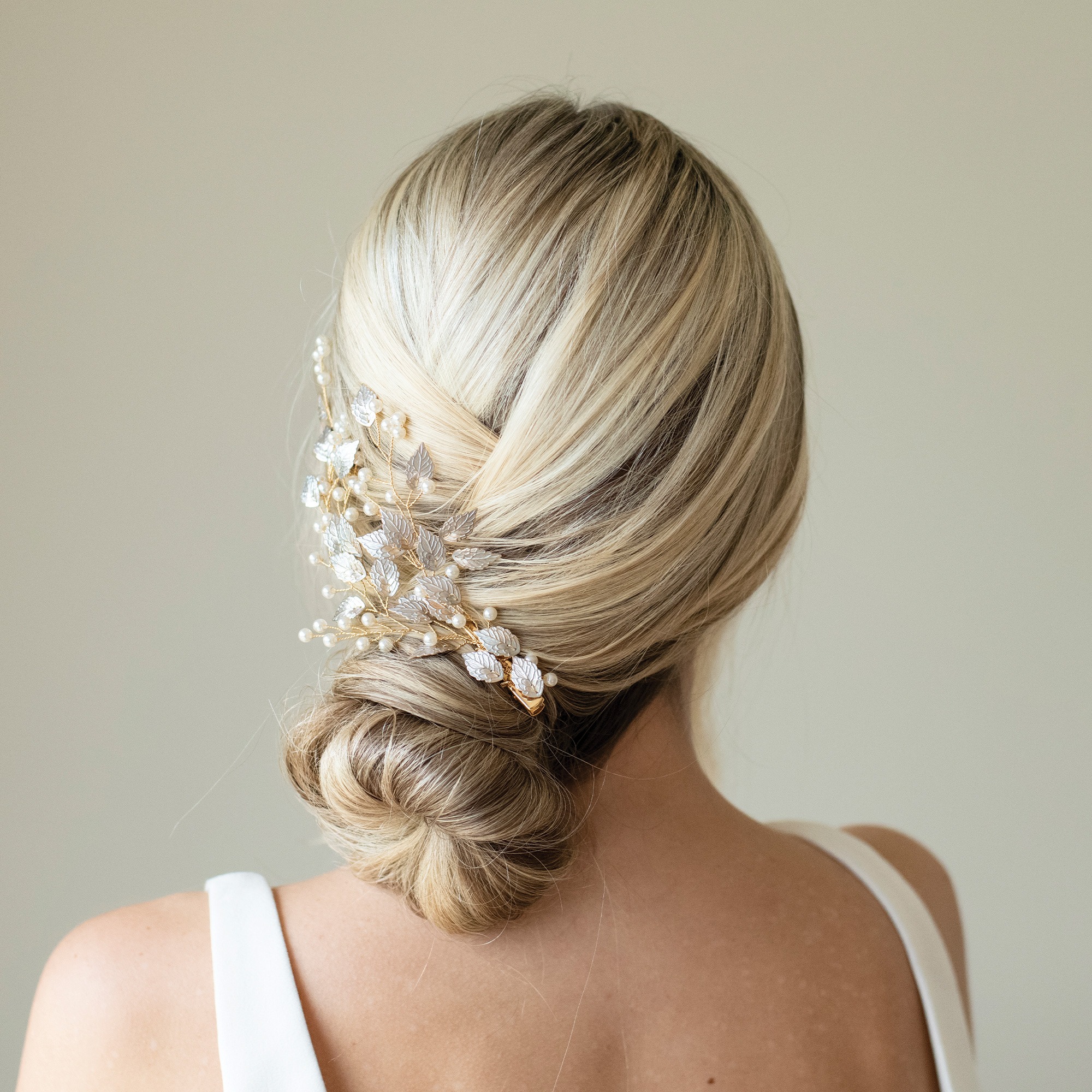 Pearl and Leaf Wedding Hair Clip – Summer Breeze