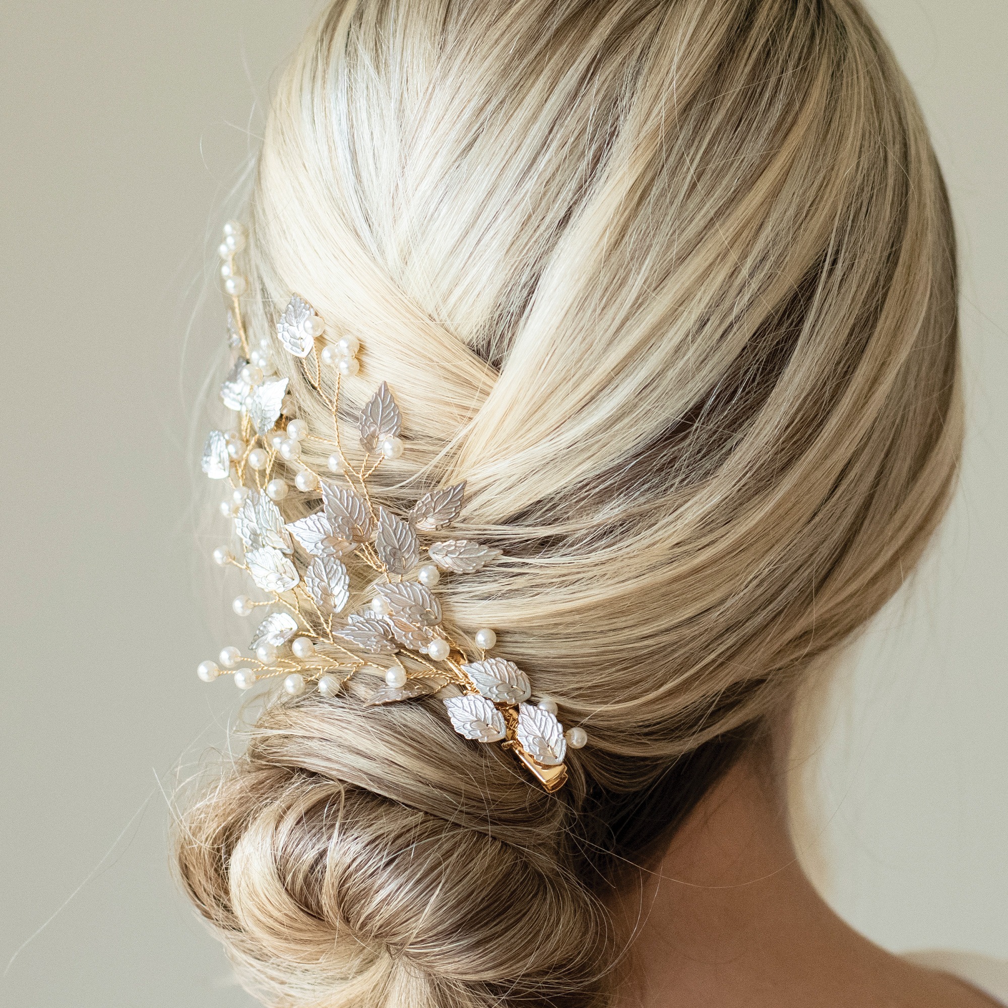 Pearl and Leaf Wedding Hair Clip – Summer Breeze
