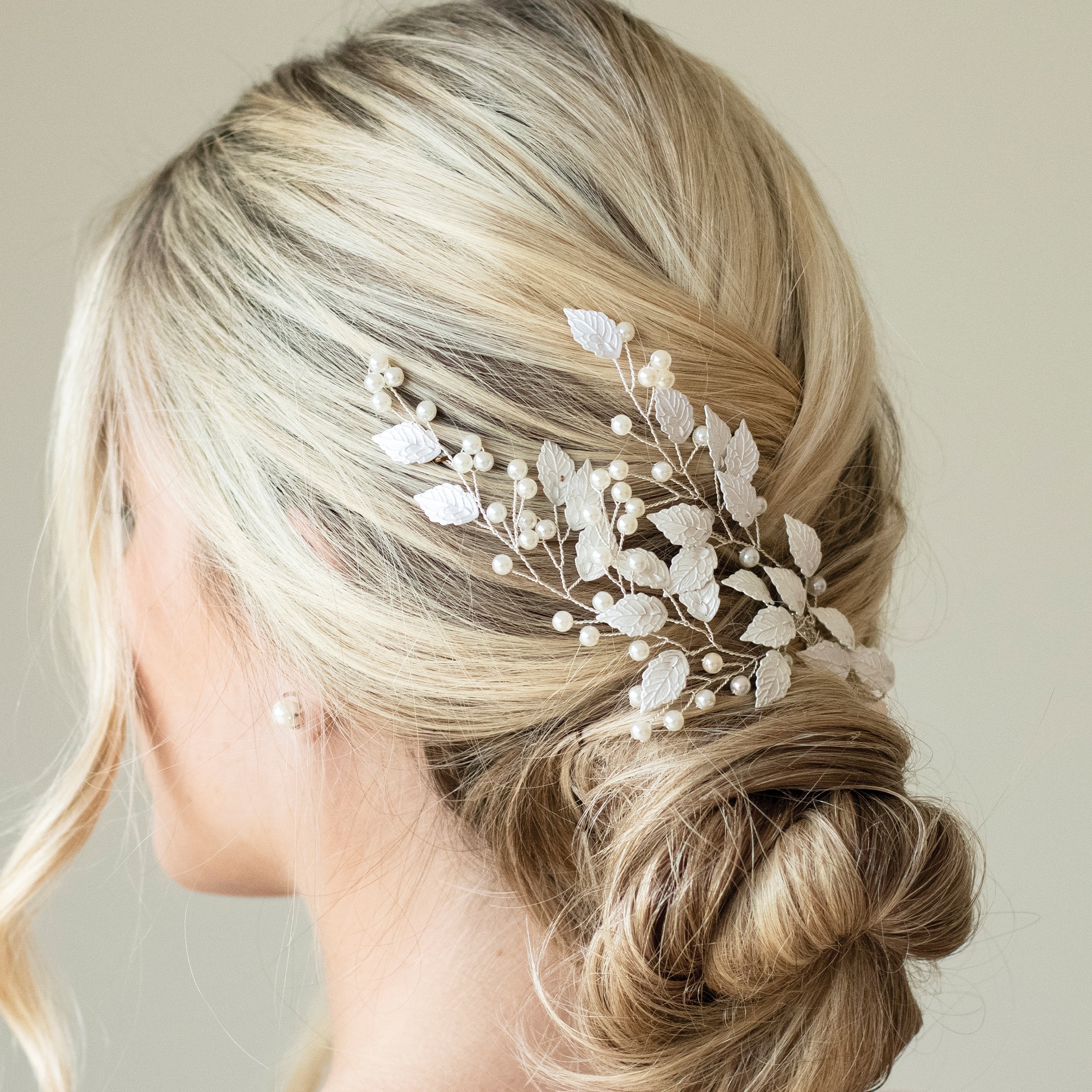 Pearl and Leaf Wedding Hair Clip – Summer Breeze