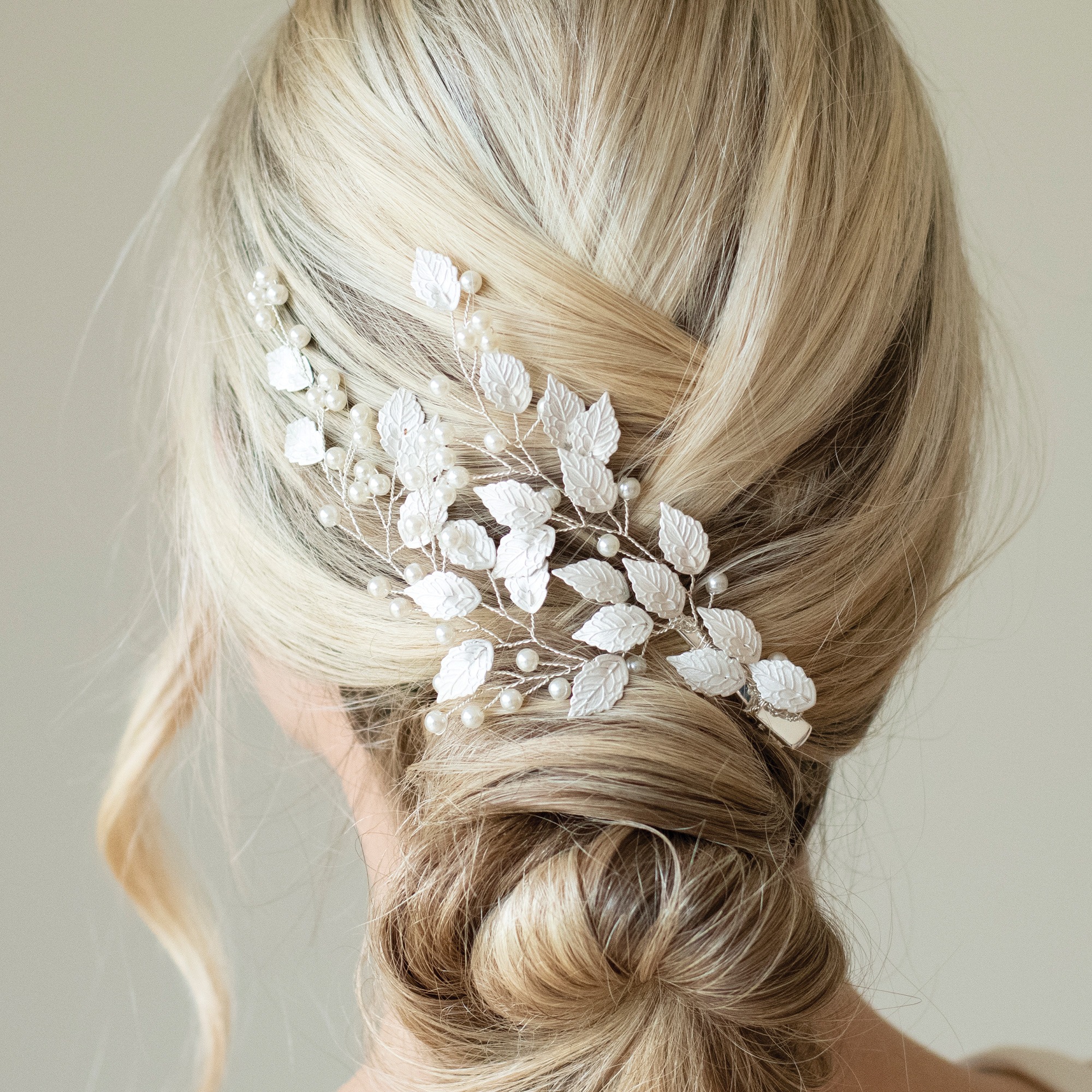Pearl and Leaf Wedding Hair Clip – Summer Breeze