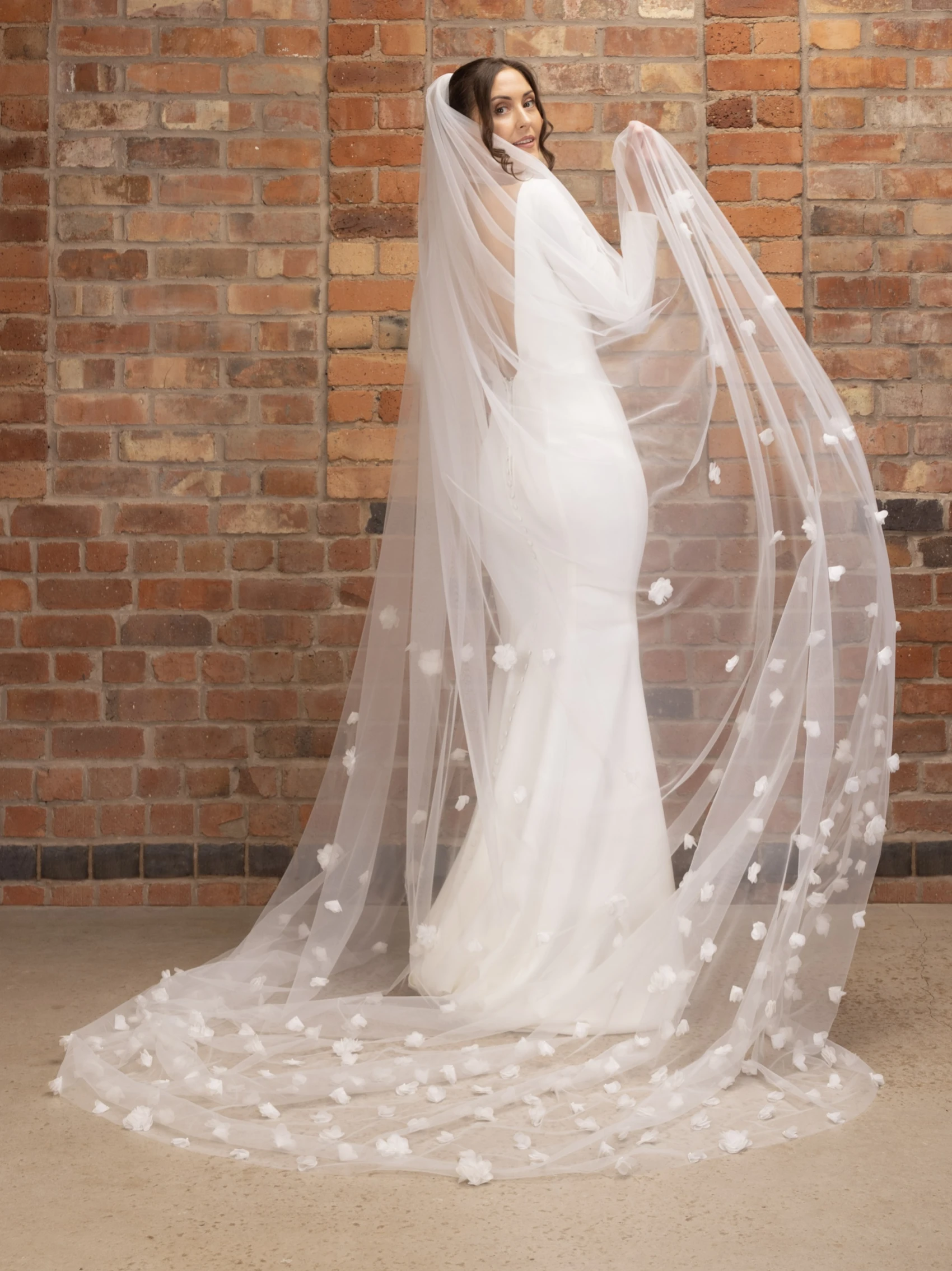 Cascading Flowers Cathedral Veil – PBV9017