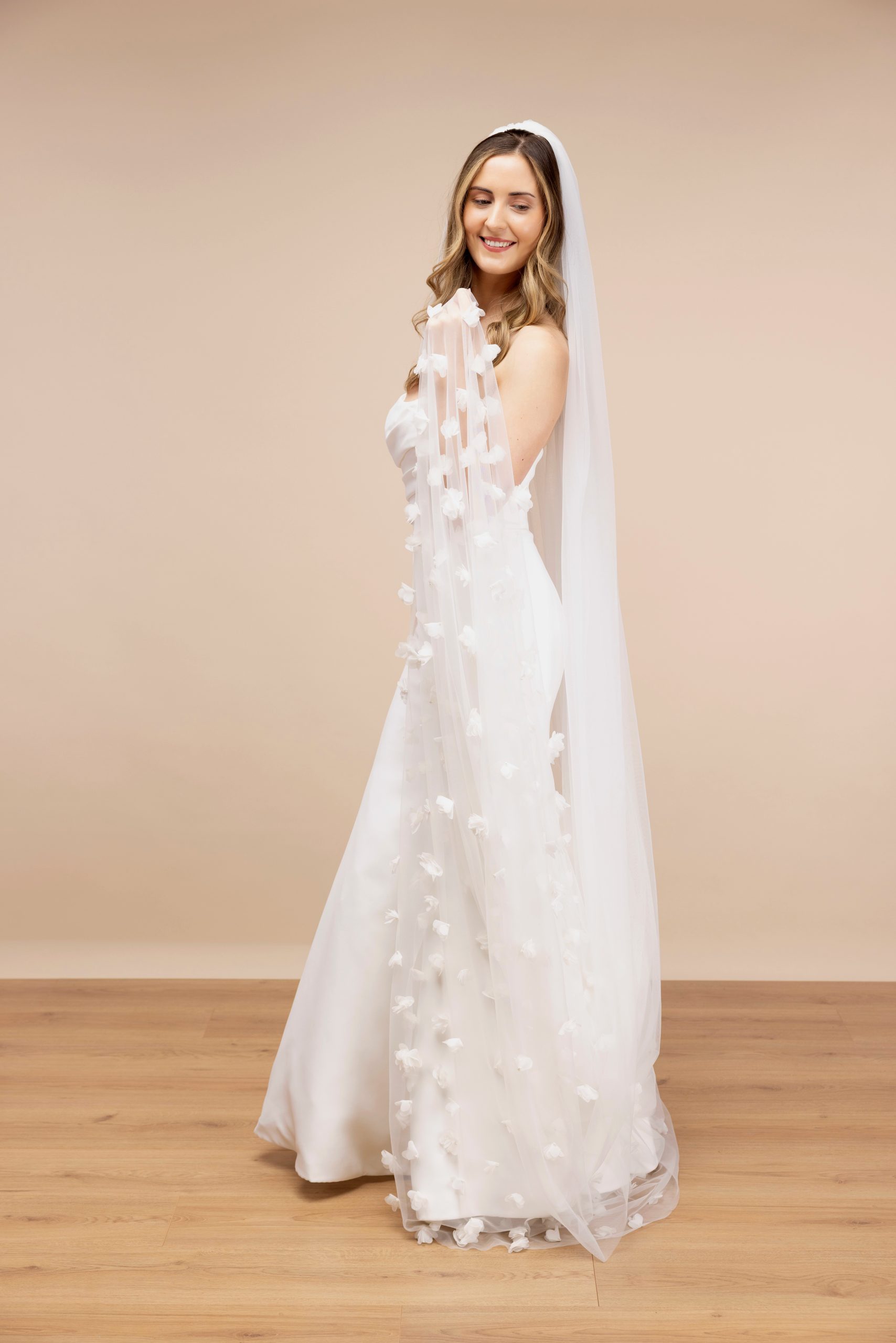 Cascading Flowers Cathedral Veil – PBV9017
