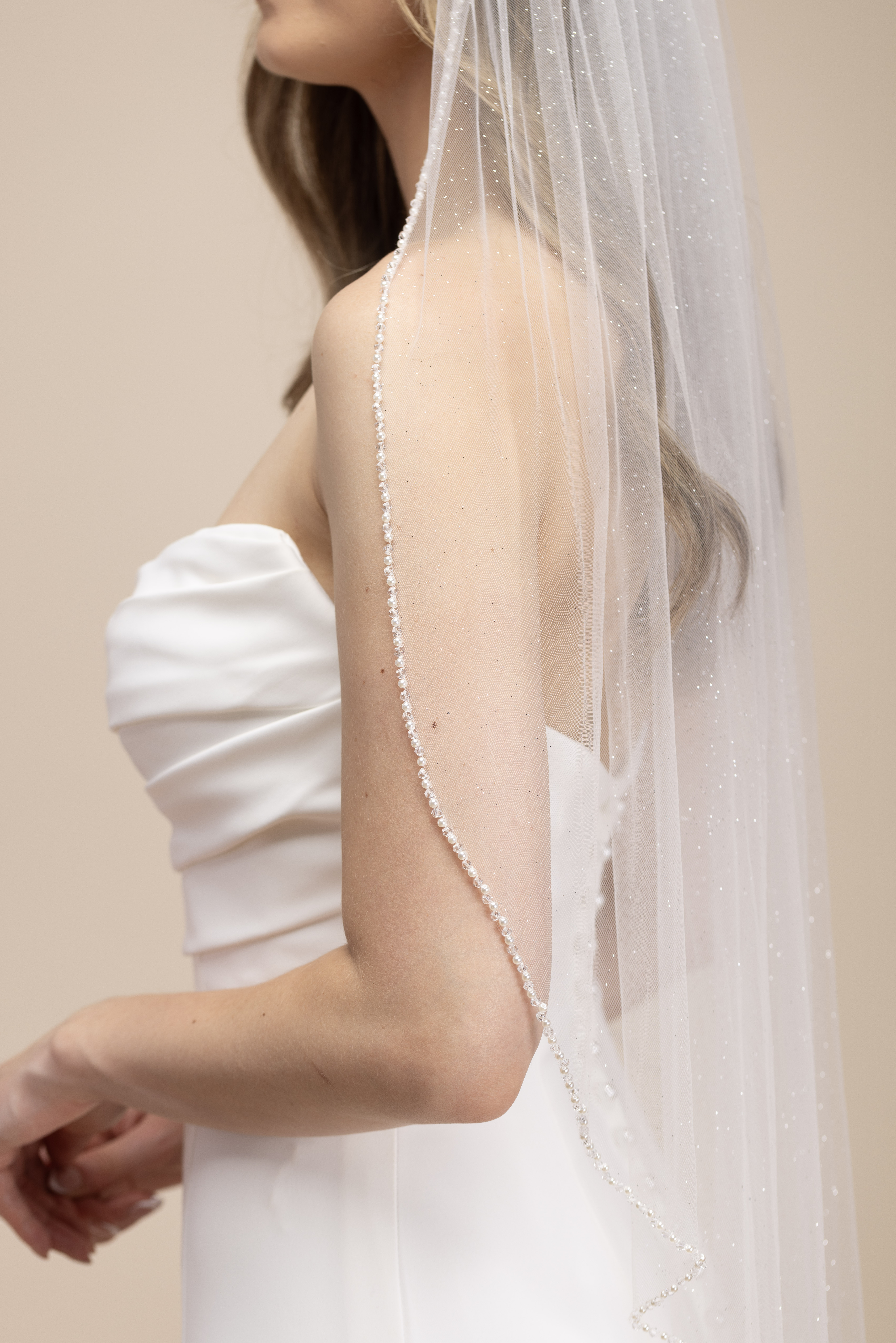 Glitter Pearl Fingertip Veil – PBV9057