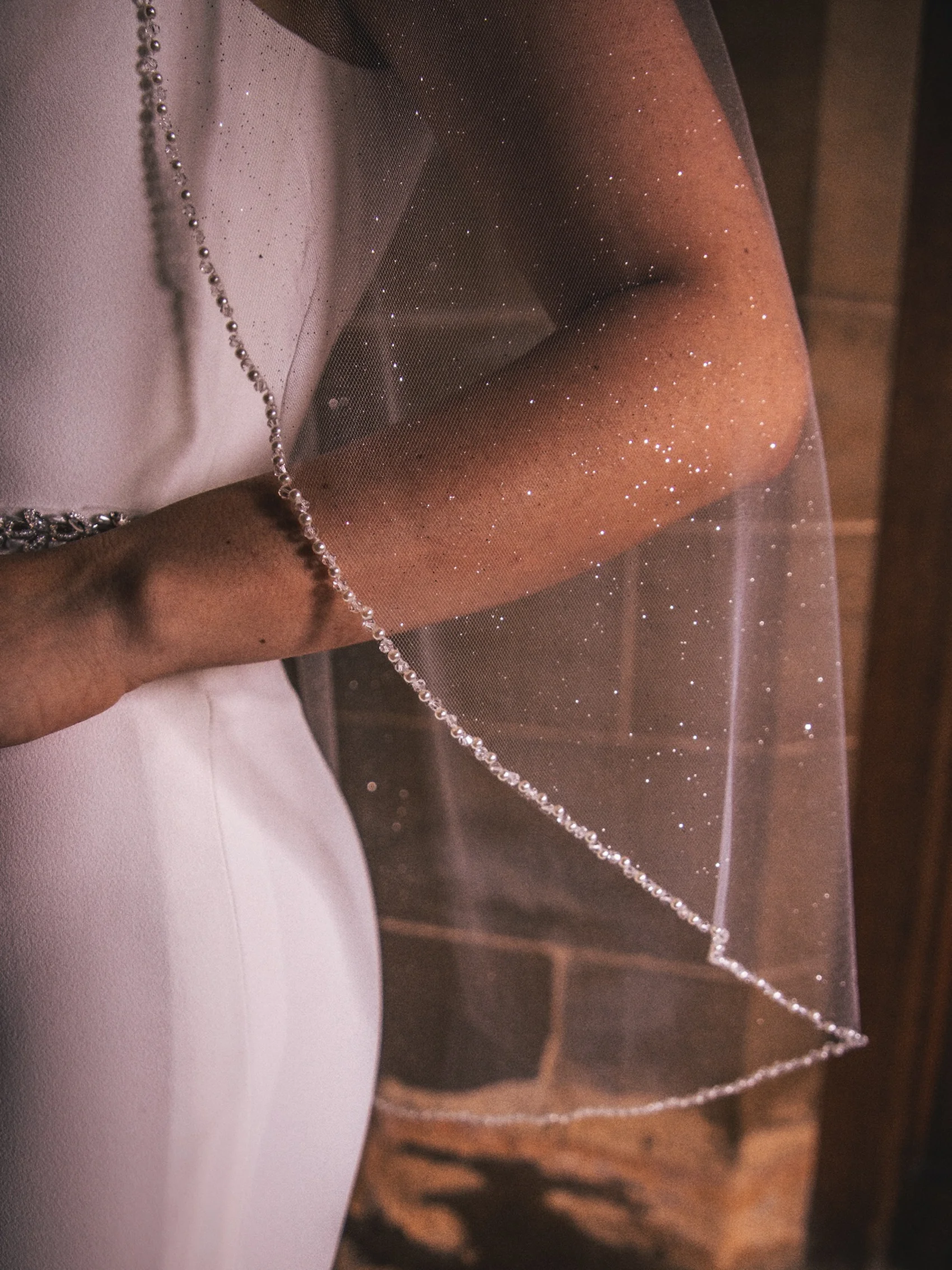 Glitter Pearl Hip Length Veil – PBV9057