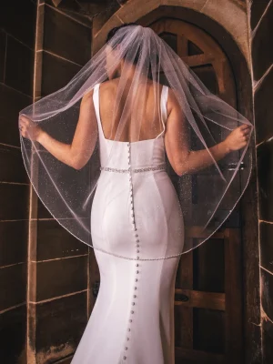 Glitter Pearl Hip Length Veil – PBV9057