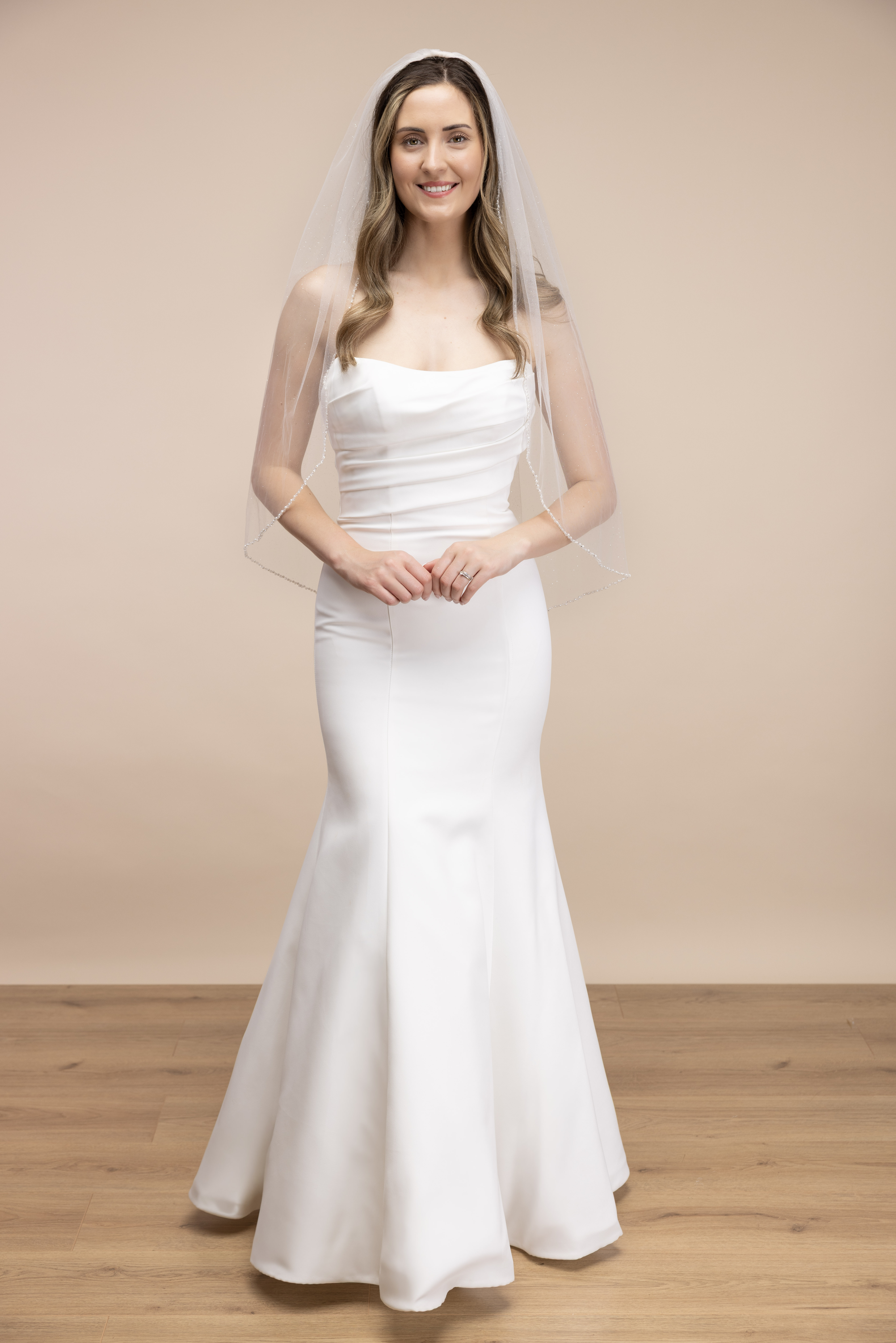 Glitter Pearl Fingertip Veil – PBV9057