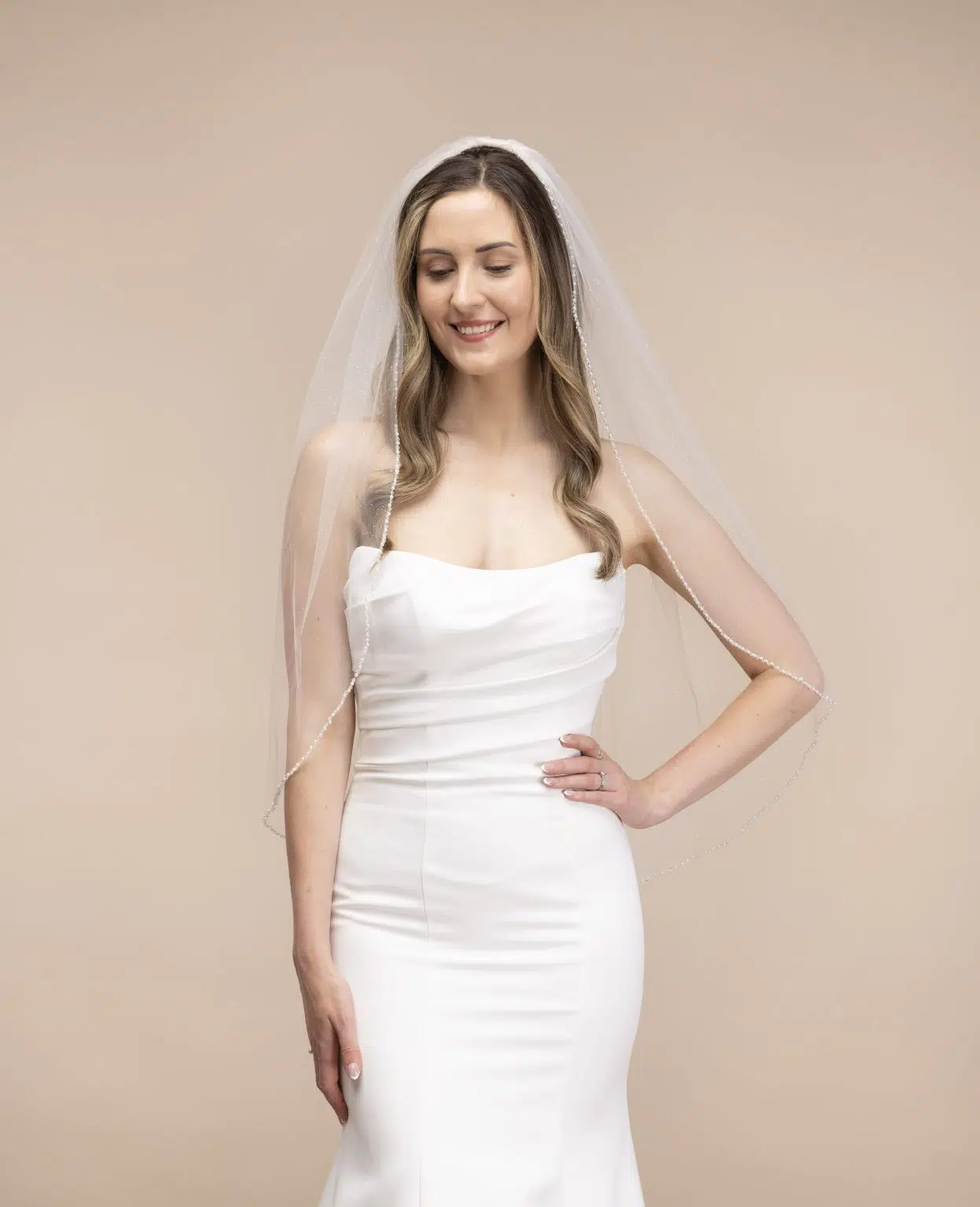 Glitter Pearl Fingertip Veil – PBV9057