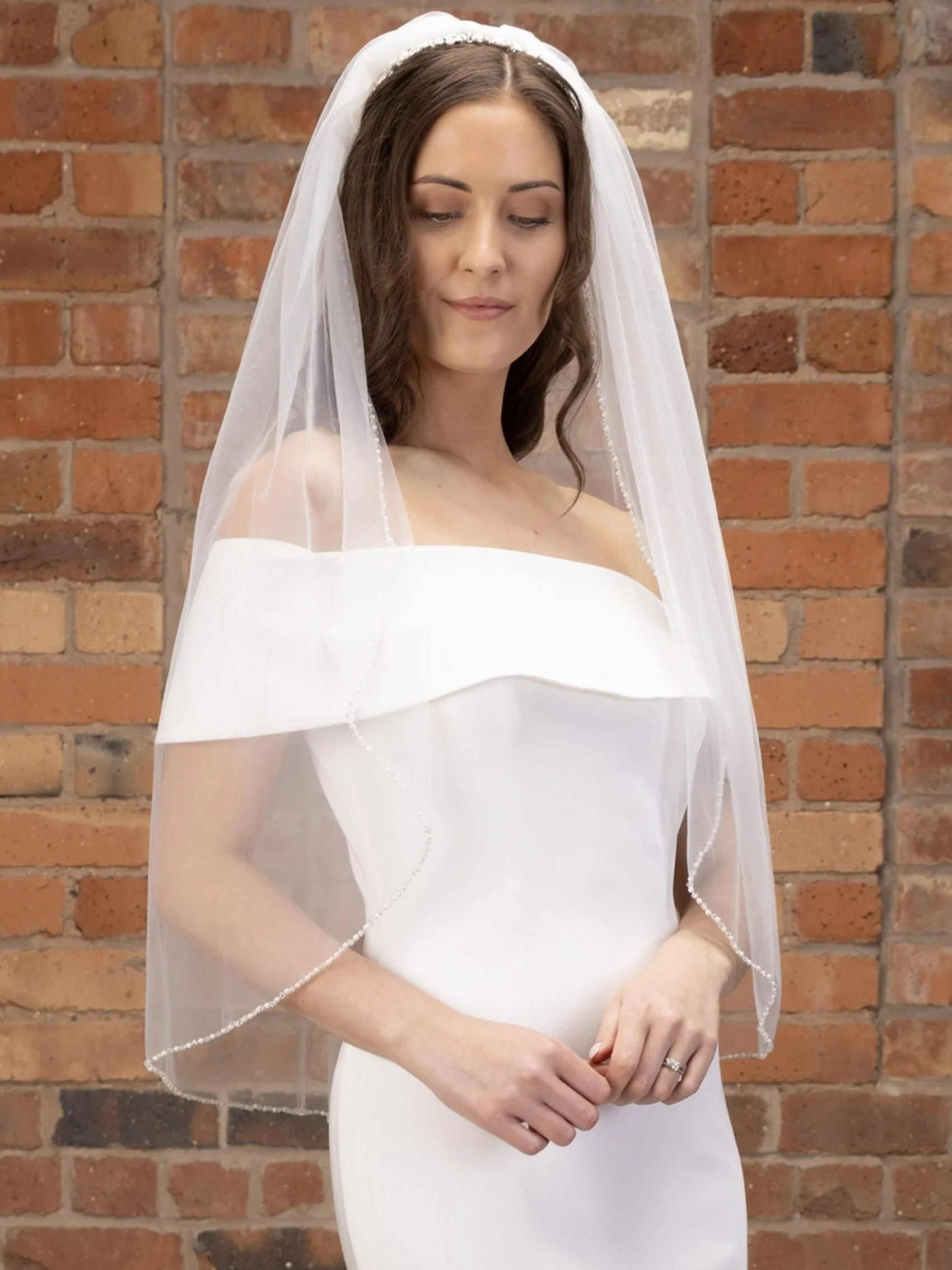 Pearl and Crystal Hip Veil – PBV9024